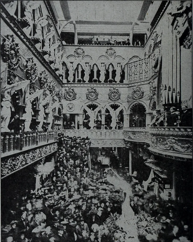 An illustration from Tissus et nouveauts 1907, 1907, leaf 685
