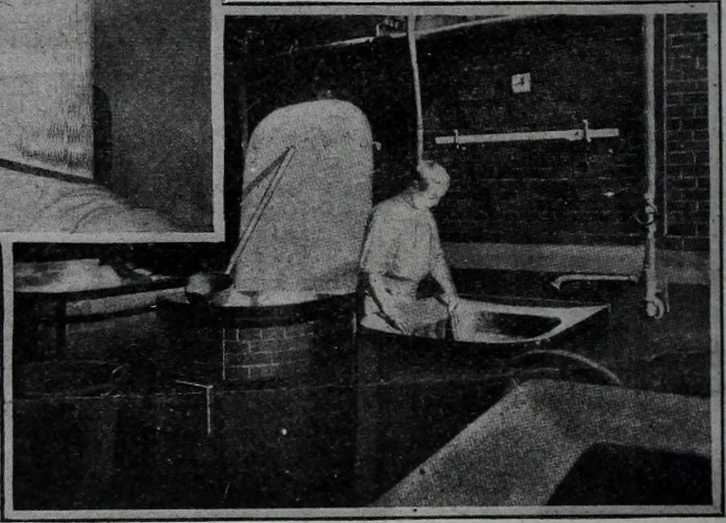 An illustration from Tissus et nouveauts 1908, 1908, leaf 427