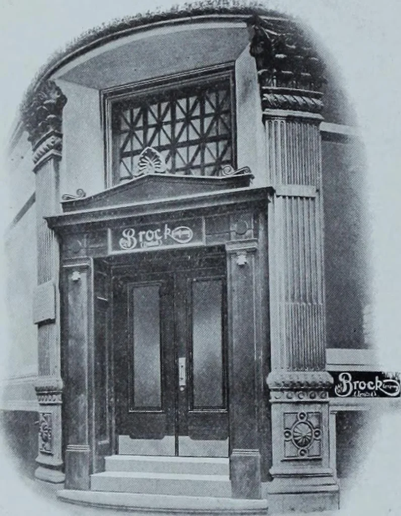 An illustration from Tissus et nouveauts 1908, 1908, leaf 7
