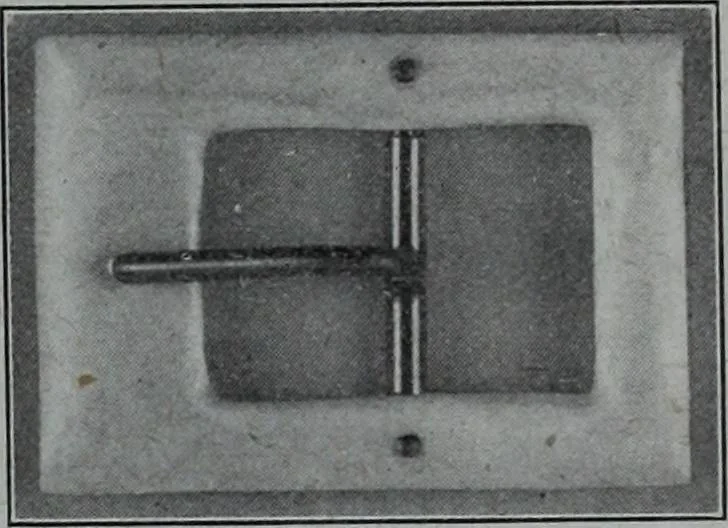 An illustration from Tissus et nouveauts 1909, 1909, leaf 22