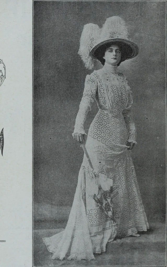 An illustration from Tissus et nouveauts 1909, 1909, leaf 389