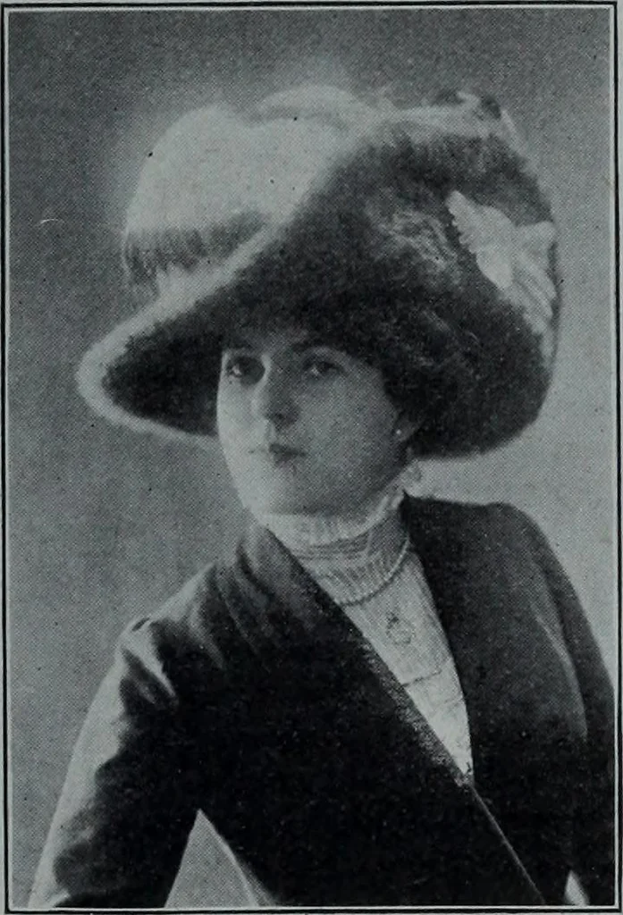 An illustration from Tissus et nouveauts 1909, 1909, leaf 452