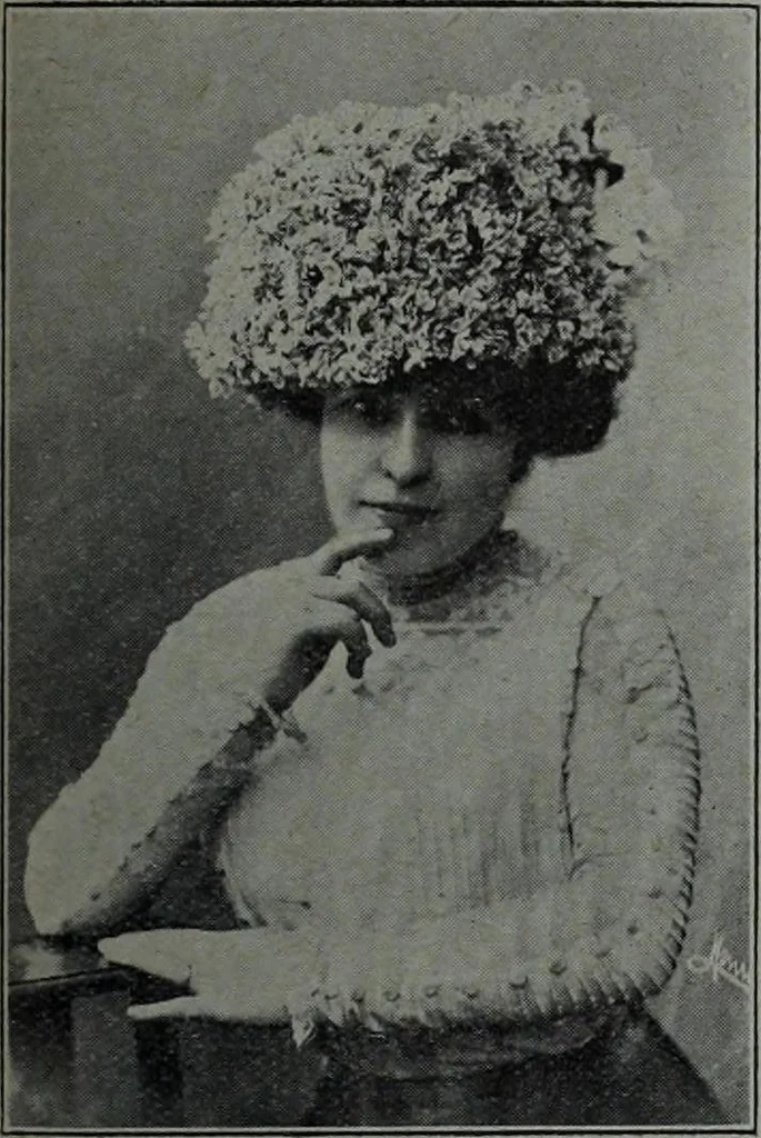 An illustration from Tissus et nouveauts 1910, 1910, leaf 104