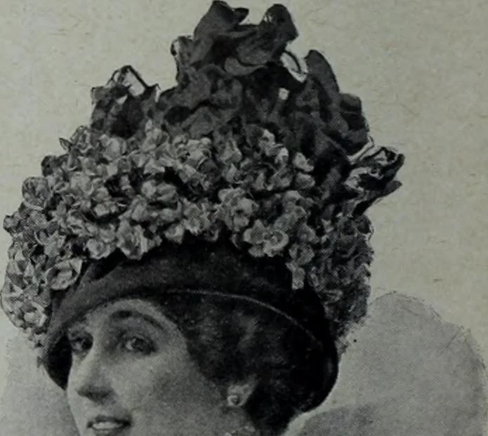 An illustration from Tissus et nouveauts 1910, 1910, leaf 141