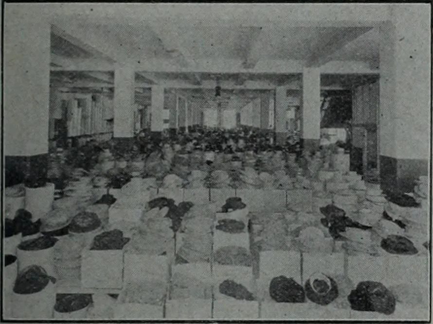 An illustration from Tissus et nouveauts 1910, 1910, leaf 188