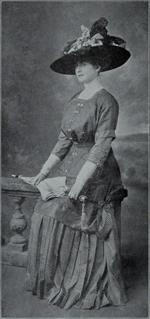 An illustration from Tissus et nouveauts 1910, 1910, leaf 249