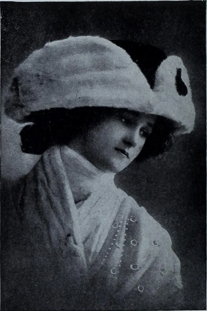 An illustration from Tissus et nouveauts 1910, 1910, leaf 319