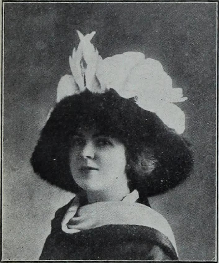 An illustration from Tissus et nouveauts 1910, 1910, leaf 375