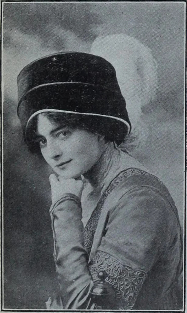 An illustration from Tissus et nouveauts 1910, 1910, leaf 457