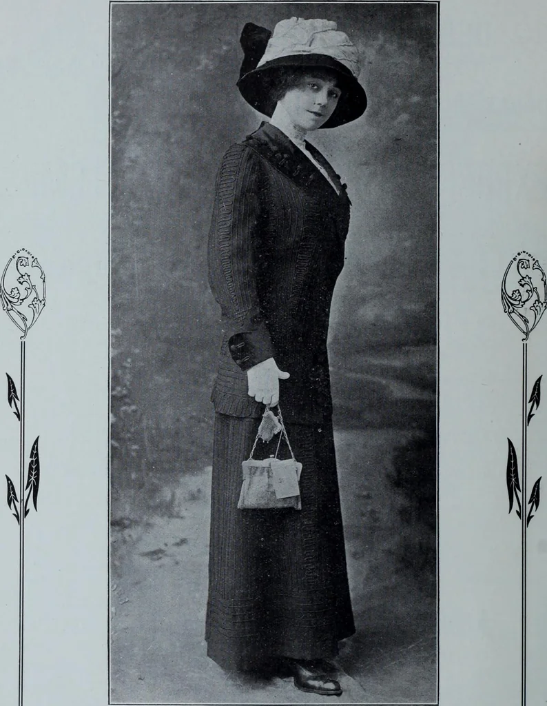 An illustration from Tissus et nouveauts 1911, 1911, leaf 107