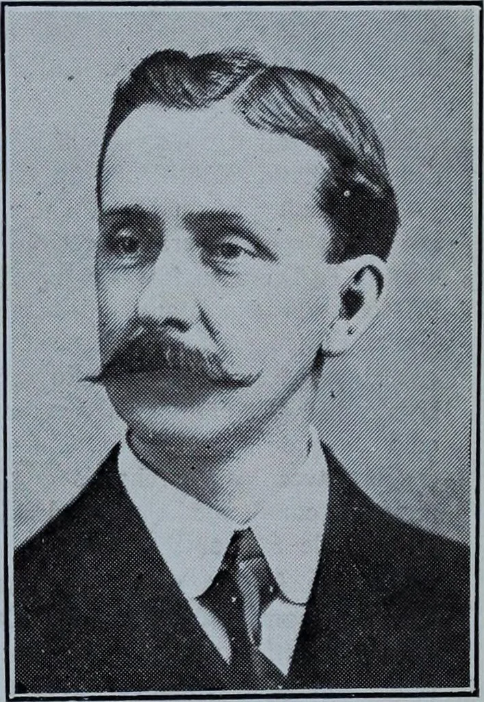An illustration from Tissus et nouveauts 1911, 1911, leaf 184