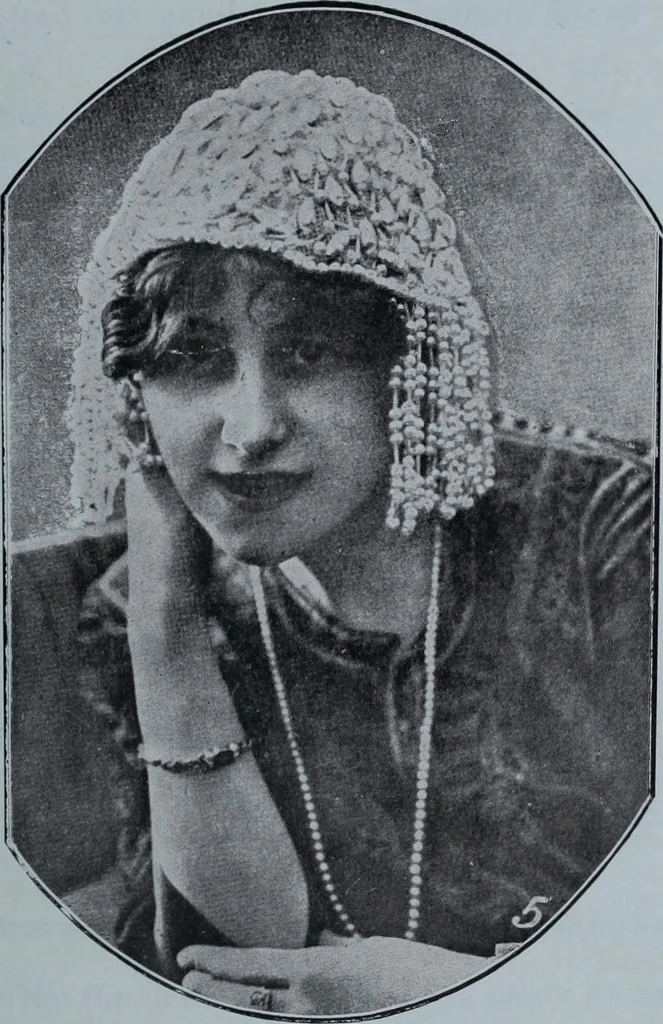 An illustration from Tissus et nouveauts 1911, 1911, leaf 346