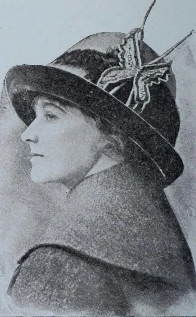 An illustration from Tissus et nouveauts 1911, 1911, leaf 389