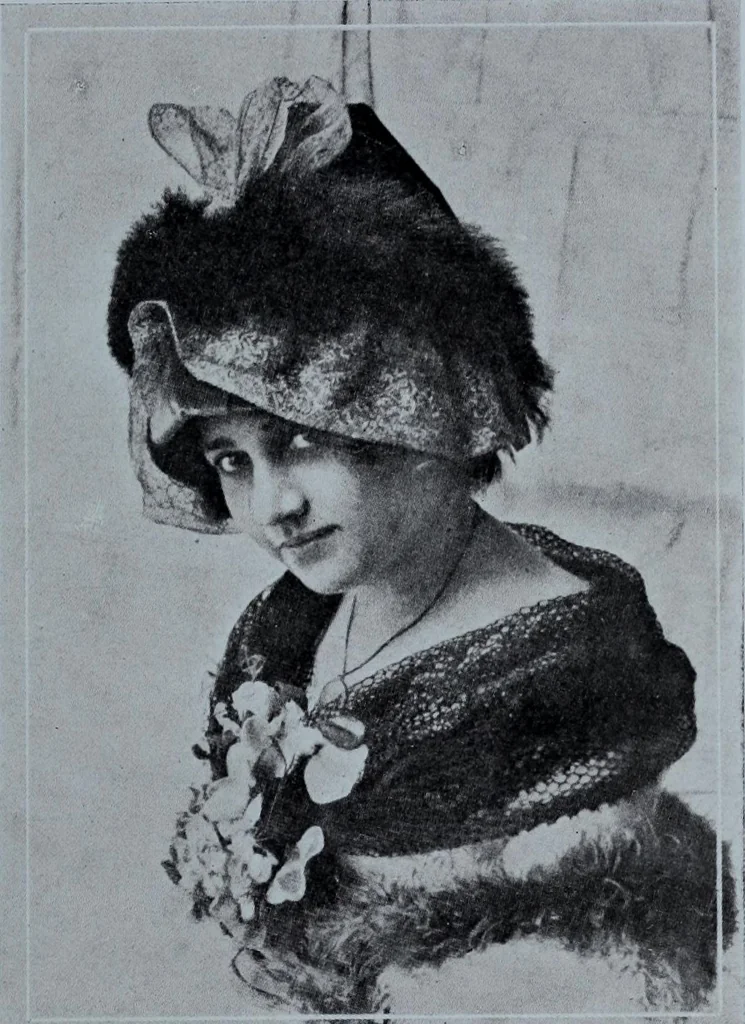 An illustration from Tissus et nouveauts 1911, 1911, leaf 390