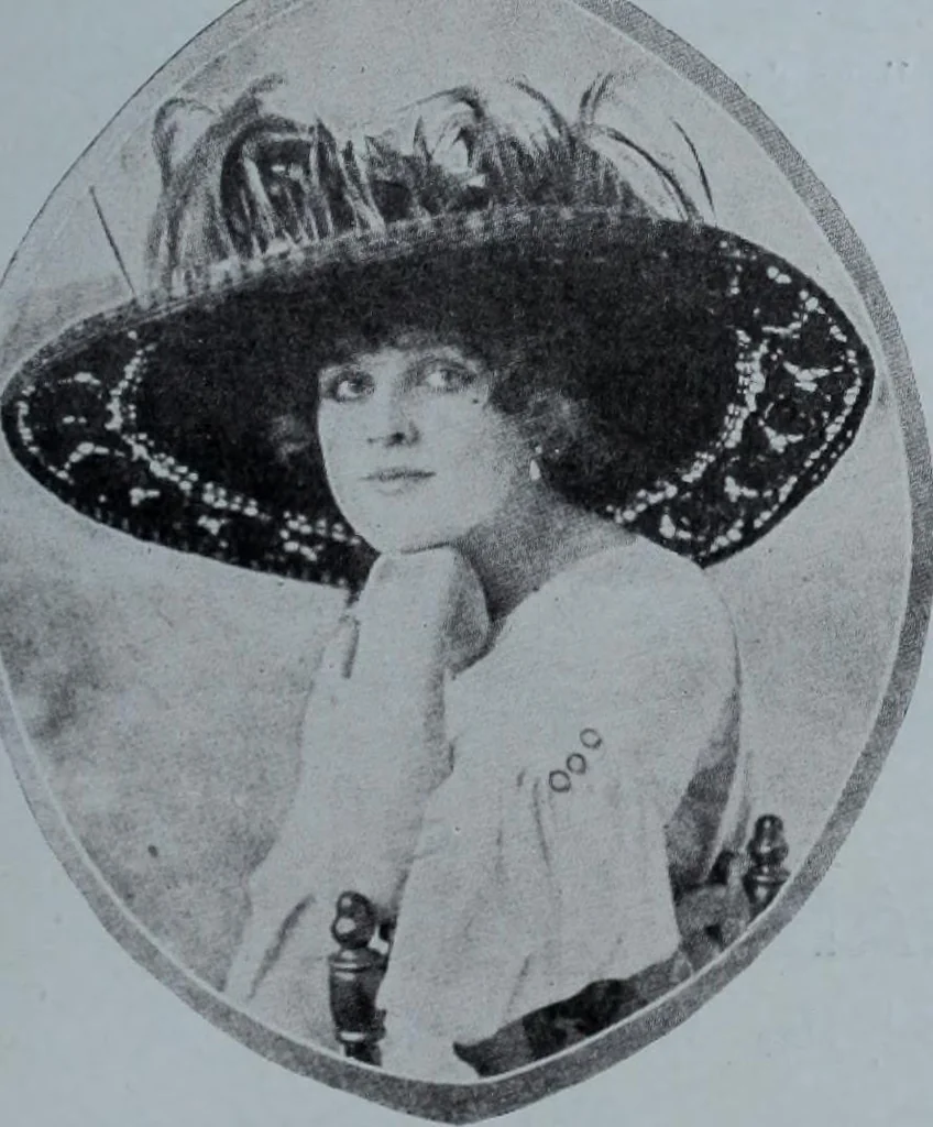 An illustration from Tissus et nouveauts 1911, 1911, leaf 588