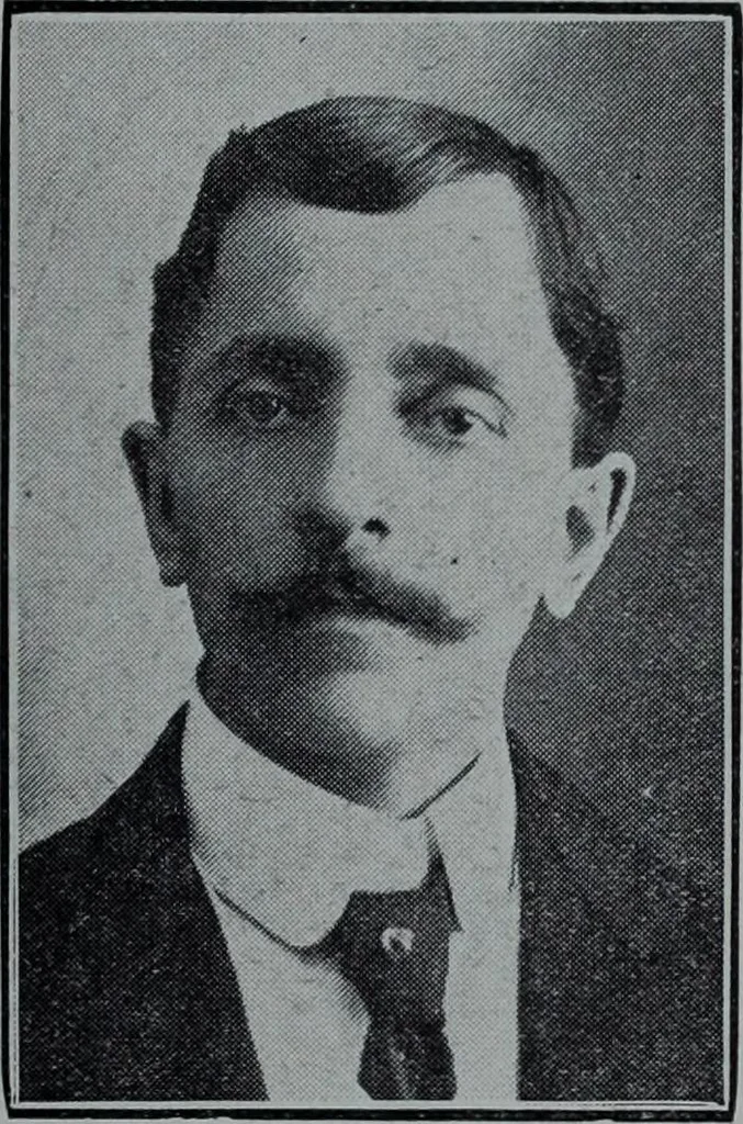 An illustration from Tissus et nouveauts 1911, 1911, leaf 82