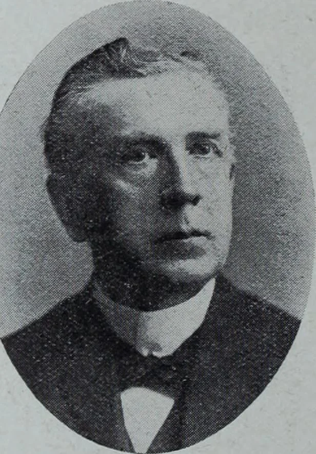 An illustration from Tissus et nouveauts 1911, 1911, leaf 85