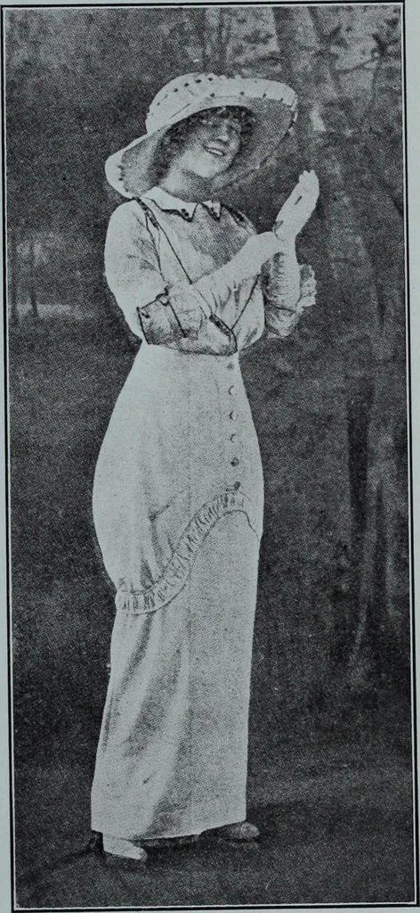 An illustration from Tissus et nouveauts 1912, 1912, leaf 210