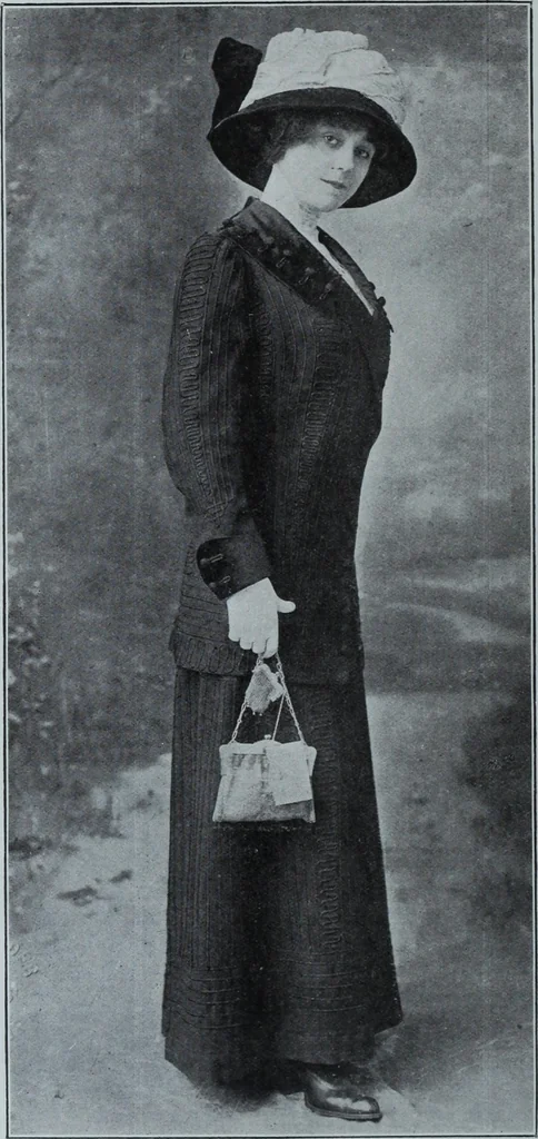 An illustration from Tissus et nouveauts 1912, 1912, leaf 211
