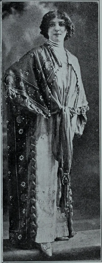 An illustration from Tissus et nouveauts 1912, 1912, leaf 250