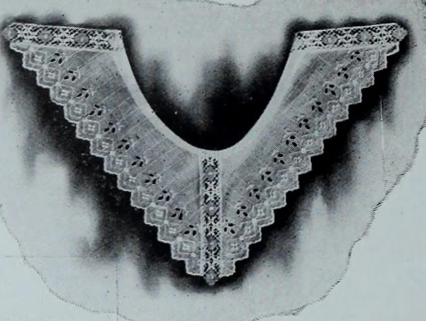 An illustration from Tissus et nouveauts 1912, 1912, leaf 253