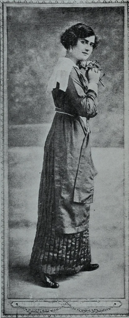 An illustration from Tissus et nouveauts 1912, 1912, leaf 284