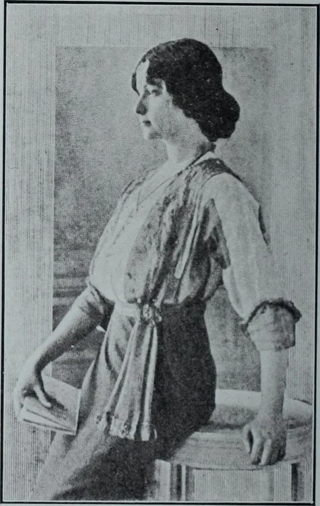 An illustration from Tissus et nouveauts 1912, 1912, leaf 369