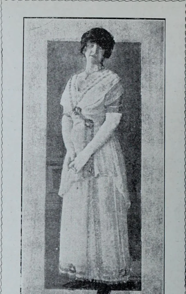 An illustration from Tissus et nouveauts 1912, 1912, leaf 453