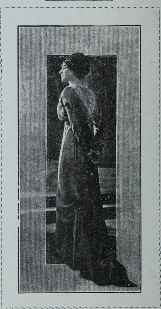 An illustration from Tissus et nouveauts 1912, 1912, leaf 455