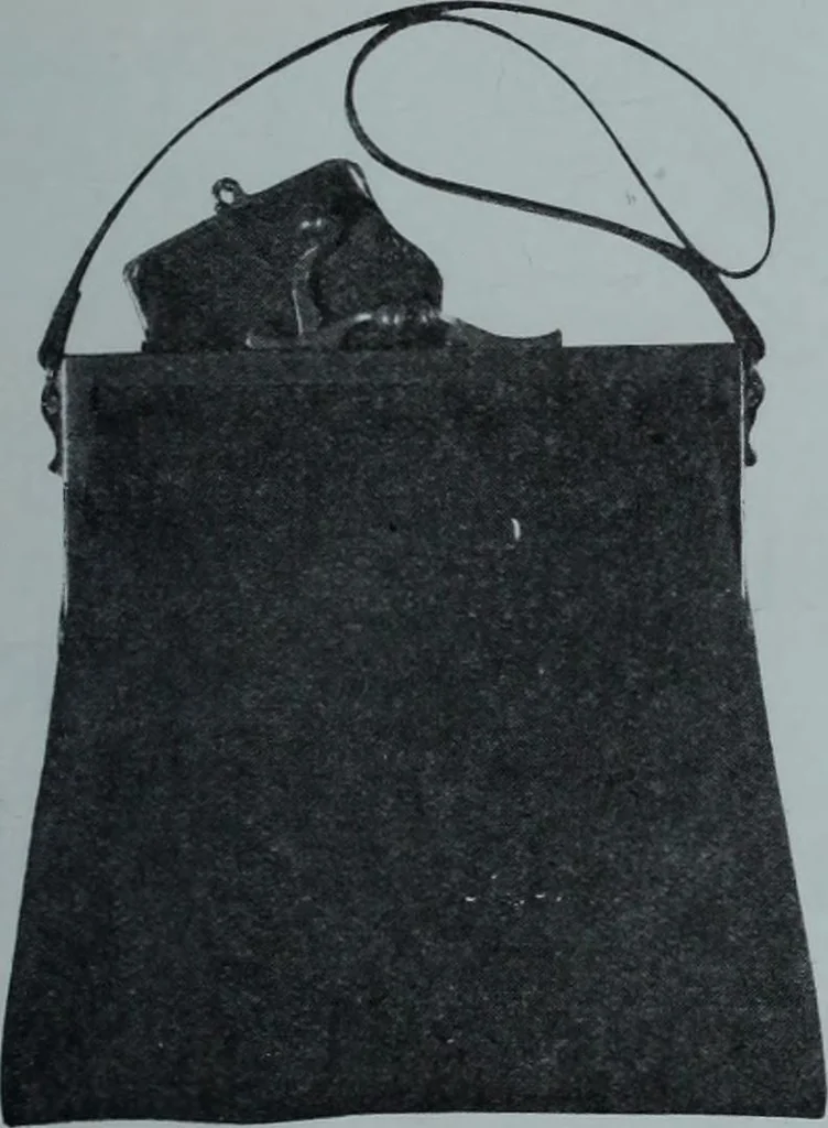 An illustration from Tissus et nouveauts 1912, 1912, leaf 486