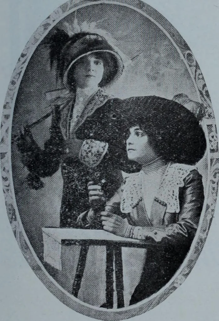 An illustration from Tissus et nouveauts 1912, 1912, leaf 76