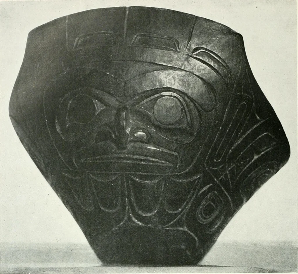 An illustration from Tlinkit u. Haida : Indianerstämme der Westküste von Nord-Amerika : Kultische Kunst und Mythen des Kulturkreises, 1922, leaf 55