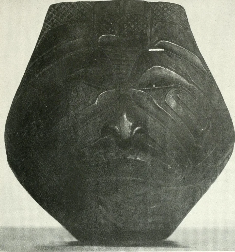 An illustration from Tlinkit u. Haida : Indianerstämme der Westküste von Nord-Amerika : Kultische Kunst und Mythen des Kulturkreises, 1922, leaf 56