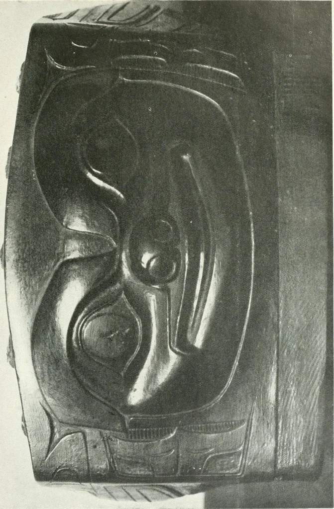 An illustration from Tlinkit u. Haida : Indianerstämme der Westküste von Nord-Amerika : Kultische Kunst und Mythen des Kulturkreises, 1922, leaf 58