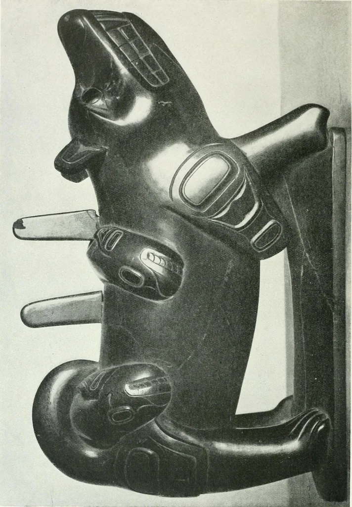 An illustration from Tlinkit u. Haida : Indianerstämme der Westküste von Nord-Amerika : Kultische Kunst und Mythen des Kulturkreises, 1922, leaf 63