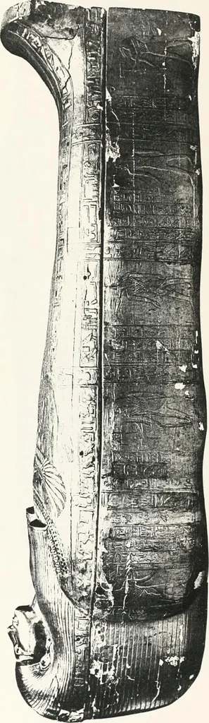 An illustration from Tomb of Yuaa and Thuiu, 1908, leaf 102