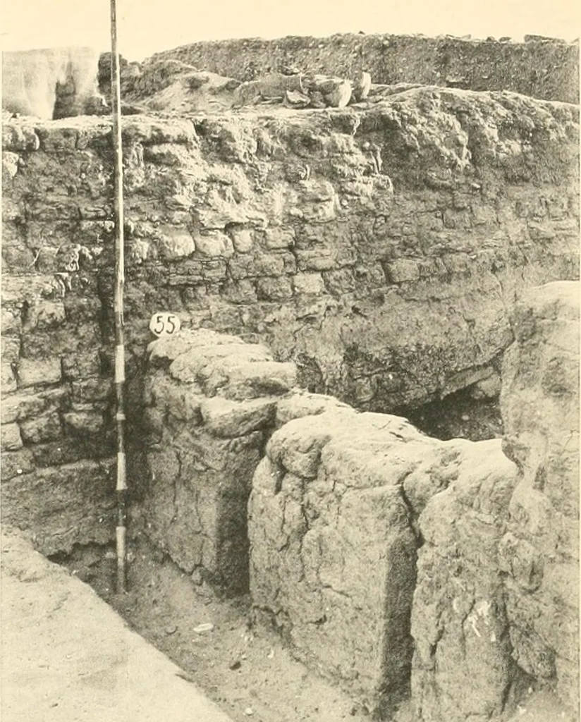 An illustration from Tombs of the third Egyptian dynasty at Reqâqnah and Bêt Khallâf, 1904, leaf 108