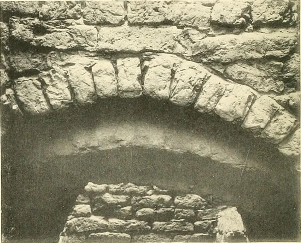 An illustration from Tombs of the third Egyptian dynasty at Reqâqnah and Bêt Khallâf, 1904, leaf 61