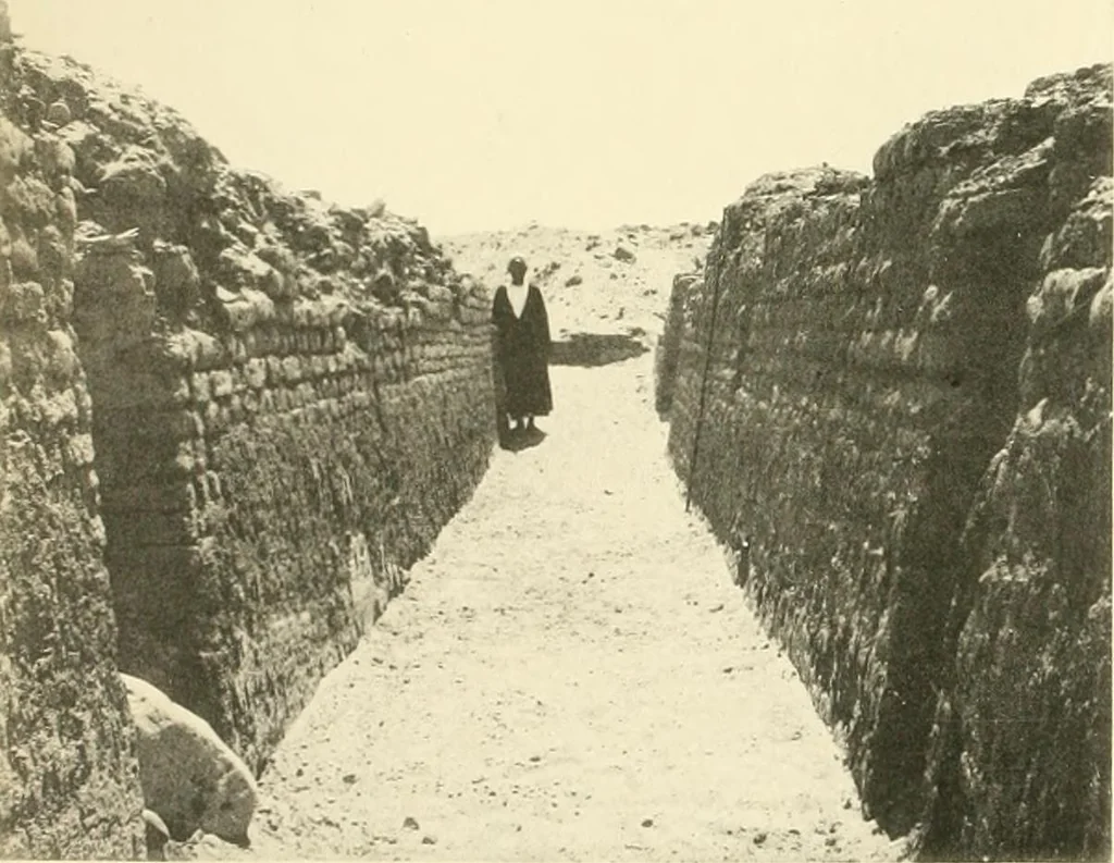 An illustration from Tombs of the third Egyptian dynasty at Reqâqnah and Bêt Khallâf, 1904, leaf 73