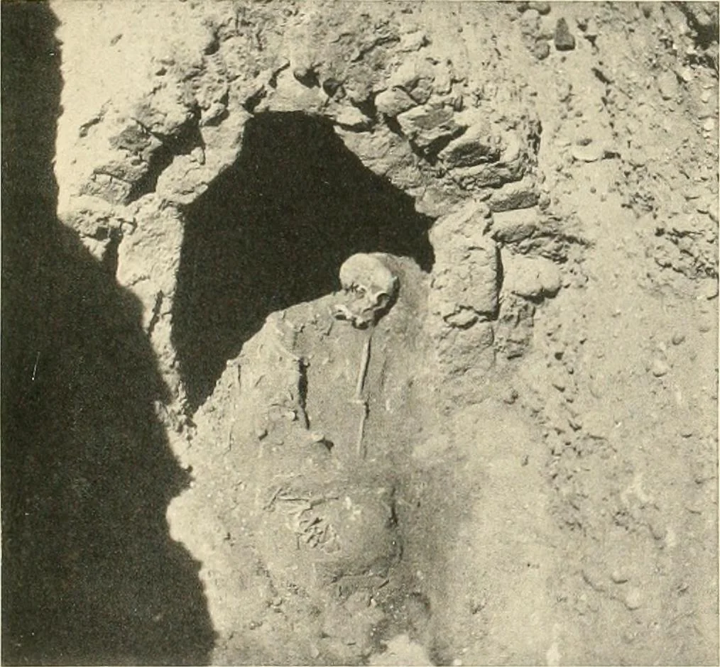 An illustration from Tombs of the third Egyptian dynasty at Reqâqnah and Bêt Khallâf, 1904, leaf 96