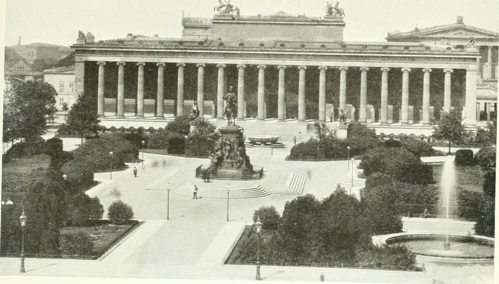 An illustration from Town planning, past, present and possible, 1911, leaf 366