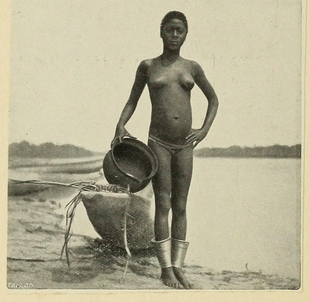 An illustration from Études Bakango : notes de sociologie coloniale, 1912, leaf 104