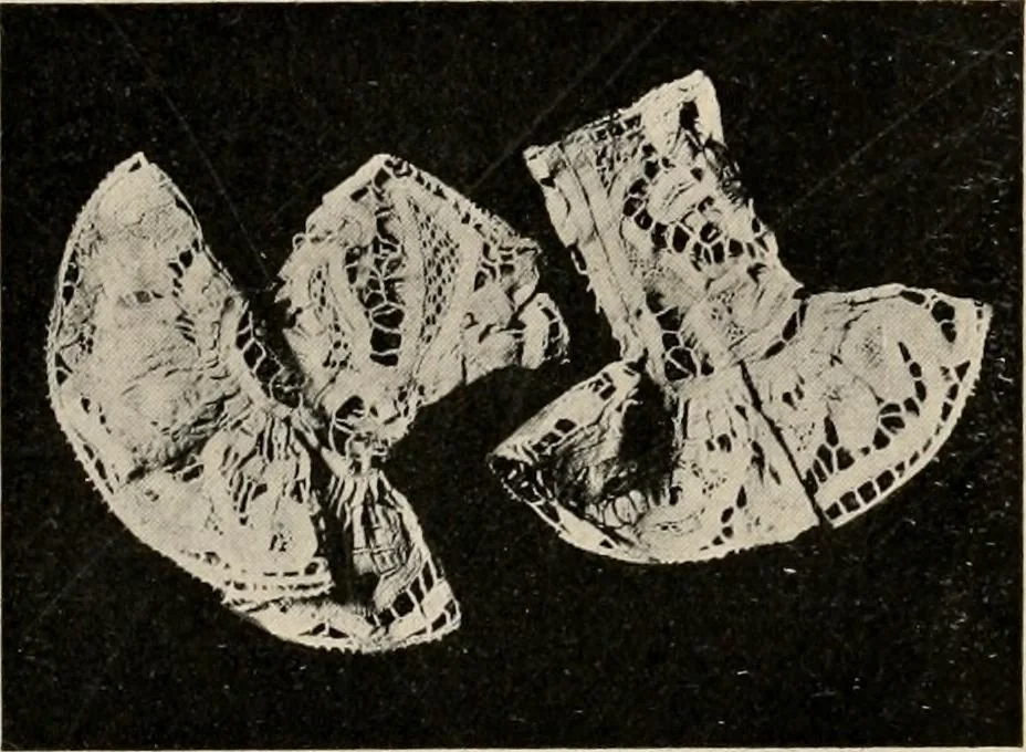An illustration from Two centuries of costume in America, MDCXX-MDCCCXX, 1903, leaf 394