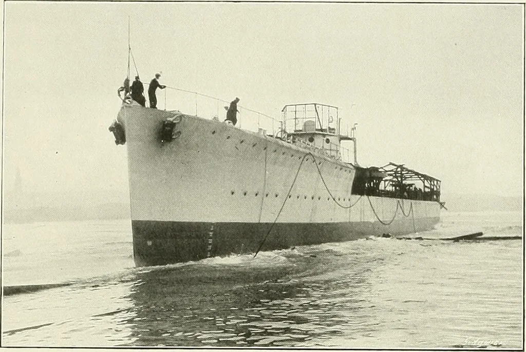An illustration from Two centuries of shipbuilding by the Scotts at Greenock. Partly reprinted from "Engineering", 1920, leaf 152