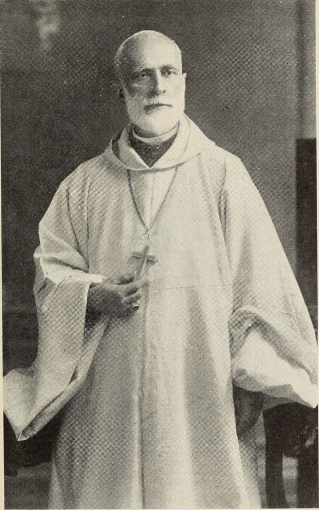 An illustration from Une page nouvelle de l'histoire de la Trappe d'Oka. Election et benediction solennelle du Tres Reverend Pere Dom Pacome Gaboury deuxieme abbe de Notre-Dame du Lac des Deux-Montagnes (24 Octobre-12 Novembre 1913), 1914, leaf 12