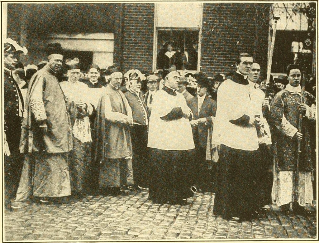 An illustration from The United States in prophecy; our country, its past, present, and future, and what the Scriptures say of it, 1914, leaf 174