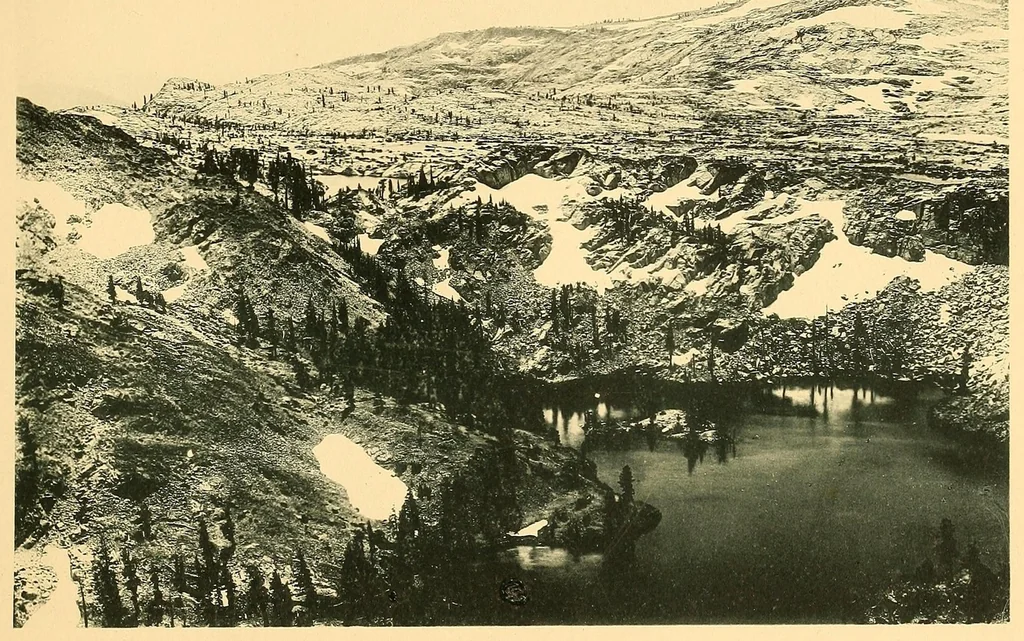 An illustration from The United States of America : one hundred albertype illustrations from recent negatives of the most noted scenes of our country, 1904, leaf 135