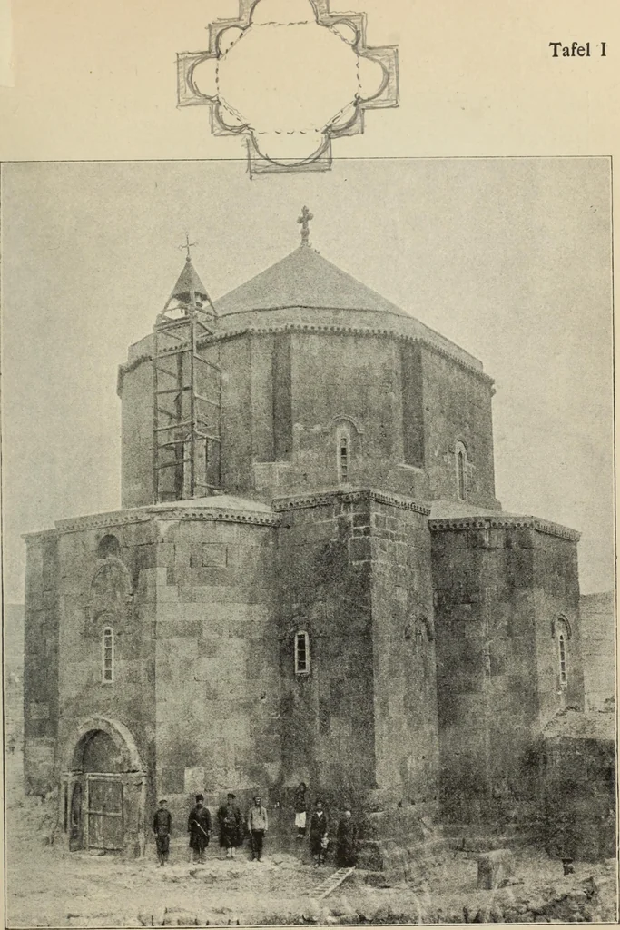 An illustration from Ursprung der christlichen Kirchenkunst, neue Tatsachen und Grundsätze der Kunstforschung, erörtert von Josef Strzygowski. Deutsche, vermehrte Originalausgabe, 1920, leaf 220