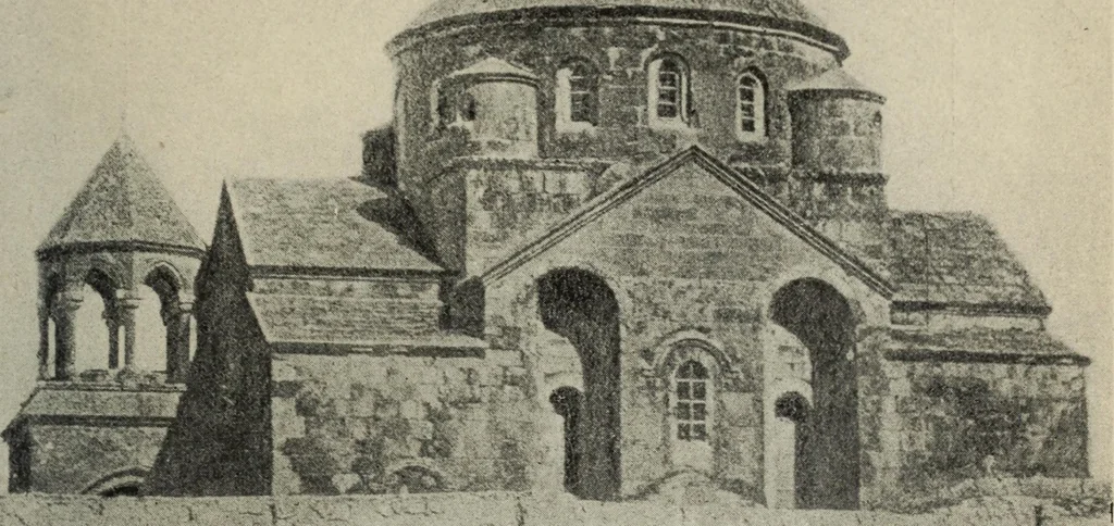An illustration from Ursprung der christlichen Kirchenkunst, neue Tatsachen und Grundsätze der Kunstforschung, erörtert von Josef Strzygowski. Deutsche, vermehrte Originalausgabe, 1920, leaf 226