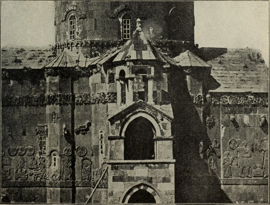 An illustration from Ursprung der christlichen Kirchenkunst, neue Tatsachen und Grundsätze der Kunstforschung, erörtert von Josef Strzygowski. Deutsche, vermehrte Originalausgabe, 1920, leaf 238